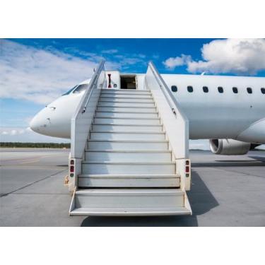 Imagem de Loccor Pano de fundo de tecido de 3 x 2,4 m, pano de fundo de avião, embarque, avião de passageiros com degraus de embarque, avental de aeroporto, plano de fundo, decorações de festa de viagem