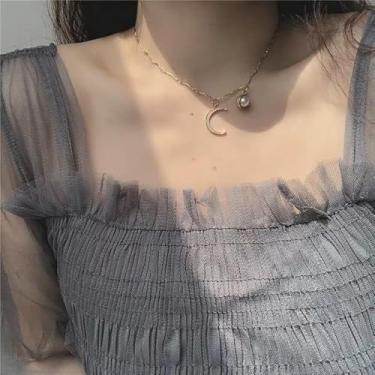 Imagem de 1 colar com pingente de lua de pérola falsa estilo doce em metal dourado, adequado para mulheres, como presente ou para um encontro