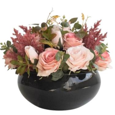 Imagem de Arranjo de flores rosas artificiais delicadas vaso preto - La Caza Sto