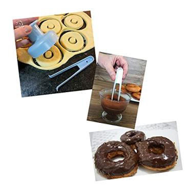 Imagem de Forma Para Donuts Com Pinça - Modela E Corta - Branco