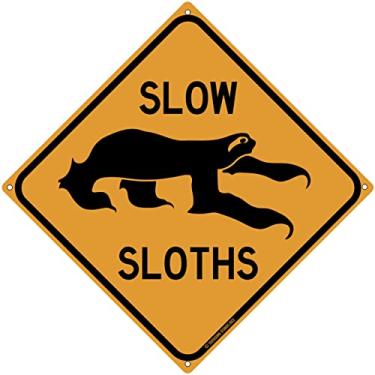 Imagem de Slow Sloths Crossing 30.5 cm x 30.5 cm placa de estrada de estanho fofa divertida selva tropical tema animal piscina casa deck tiki bar decoração de quarto costeiro