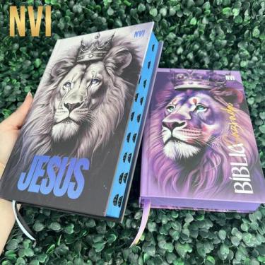 Imagem de Kit Casal Cristão 2 Bíblias NVI Evangélicas Leão Roxo e Jesus Azul Let