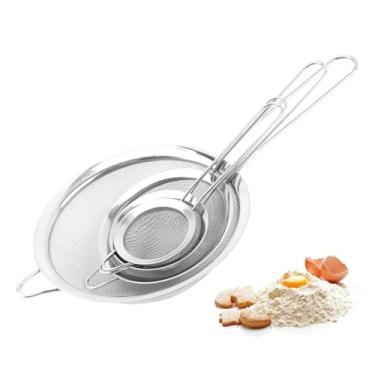 Imagem de 4 coadores de malha com conjunto de alça, coadores de malha fina de aço inoxidável, escorredores de cozinha versáteis, peneiras e peneiras de metal de malha fina para chá, coquetel, macarrão