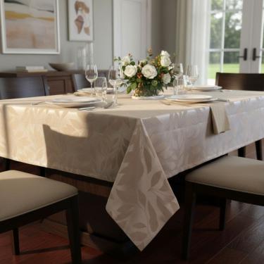 Imagem de Toalha de Mesa Quadrada 180 x 180 Jacquard Bege 58% Algodão 42% Poliester
