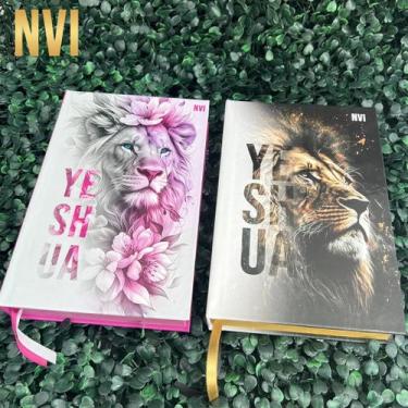 Imagem de Kit NVI Casal Cristão 2 Bíblias Evangélicas Yeshua Dourada e Yeshua Fl