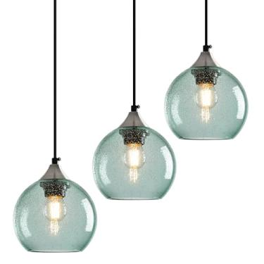 Imagem de LBSQJ Luzes pendentes de vidro verde claro para cozinha ilha globo luminária pendente moderna para quarto sala de jantar luminária (15 cm, 3 unidades)