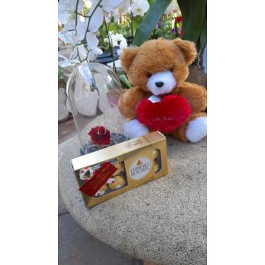 Imagem de urso Com Chocolate ferrero rocher com rosa encantada