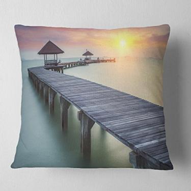 Imagem de Designart – Capa de madeira com foto da ponte do mar e do pôr do sol para sala de estar, sofá, almofada + capa de almofada impressa em ambos os lados 40,64 x 40,64 cm