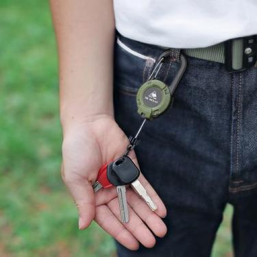 Imagem de Chaveiro retrátil resistente, suporte de crachá mosquetão resistente com cordão de aço de 58 cm, para pinças, fórceps, formigas flutuantes, passadores de cinto e mochila, verde militar