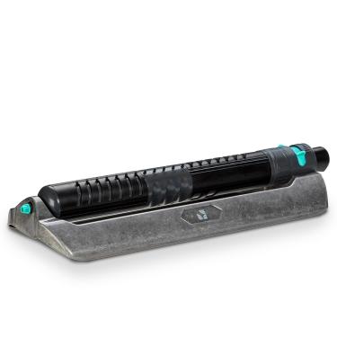 Imagem de Aspersor de água oscilante Lawn Turbo 100004 base de metal padrão ajustável para cobrir 4.250 pés quadrados por New England Garden Tools