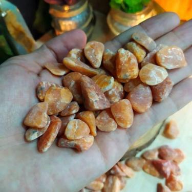 Imagem de Kit 12 Pedras Calcita Laranja Rolada - Alegria e Criatividade - Pedra 