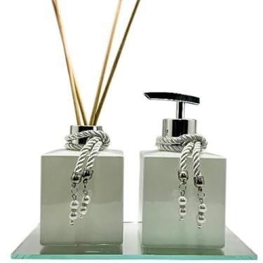 Imagem de Kit de Frascos de Vidro Luxo para Lavabo - 02 Frascos 250ml, Bandeja Espelhada, Válvula Pump e Varetas - Disponível em Prata, Dourado, Rose e Preto(PRATA)