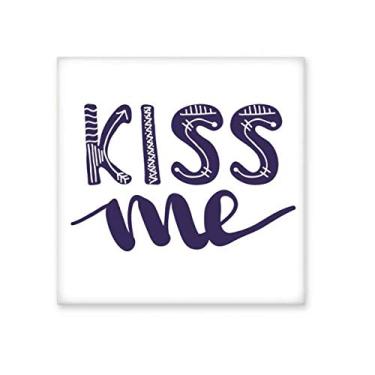 Imagem de Kiss Me Linda citação feita à mão, azulejo de cerâmica brilhante para banheiro, cozinha, parede
