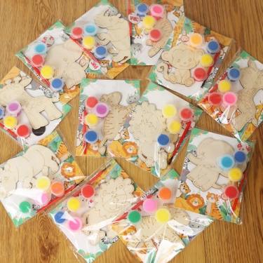 Imagem de LARDUX 24 peças de artesanato de pintura de animais de safári - 8 estilos de peças de animais de safaria inacabadas recortes de lascas de madeira kits de artesanato com tinta que brilha no escuro faça