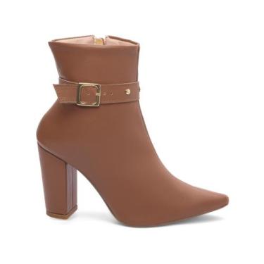 Imagem de Bota Feminina Caramelo Elegante com Fivela Salto Conforto - Torricella