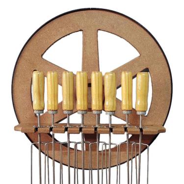 Imagem de Suporte Porta Espetos Madeira Rústica Roda De Carroça