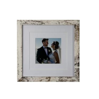 Imagem de Mekenluo Porta-retrato rústico retrô de madeira com suporte de parede de acrílico e exibição de mesa, moldura feita à mão com tapete para exibição de fotos de formatura, imagem de família, foto de