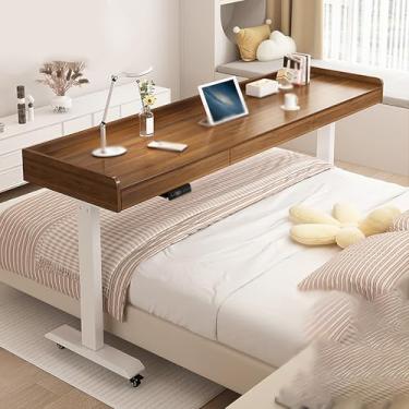 Imagem de Mesa ajustável sobre a cama com rodas – mesa elétrica móvel para computador, estação de trabalho em pé ajustável em altura com gavetas de armazenamento, carrinho de laptop para casa e escritório