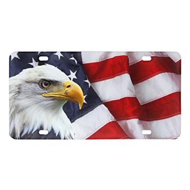 Imagem de GOSTONG Bandeira dos EUA águia impressão novidade capa de placa de carro decorativa alumínio metal suporte de etiqueta de carro acessórios automotivos protetor universal ajuste carros, caminhões, SUV, veículos, tamanho-30 x 16 centímetros