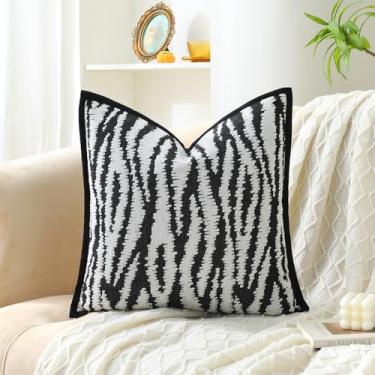 Imagem de OLSUNOR Capas de almofada decorativas de 50,8 x 50,8 cm, jacquard preto e branco com borda preta, adequada para vários espaços e estilos, uma ótima escolha para presente de aniversário e inauguração