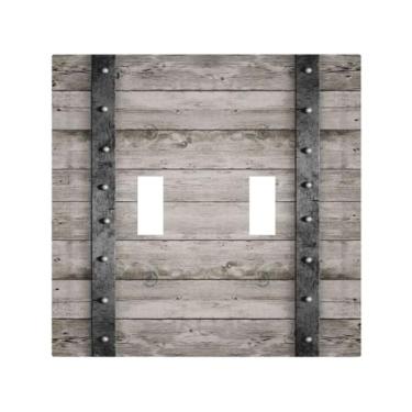 Imagem de DWBGUO Capa decorativa de placa de interruptor com barril de madeira de carvalho cinza vintage com design de faixas de ferro, placa de parede de 2 gangues, exclusivo interruptor duplo de interruptor