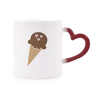 Imagem de Caneca vermelha de grés que muda de cor vermelha com sorvete de chocolate amendoim