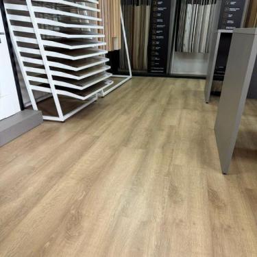 Imagem de Piso Laminado Quick Step Smart Novo Carvalho Everest QSSM0314 Cx 2,51m