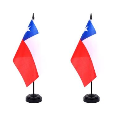 Imagem de JBSJBS Bandeira de mesa do Chile 30,5 cm, conjunto de luxo, bandeiras chilenas, mini bandeiras de mesa de escritório pequenas do Chile com base preta para decoração de mesa (pacote com 2)