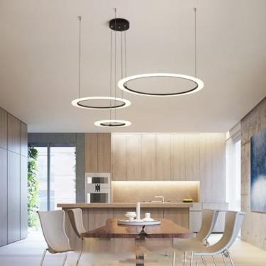 Imagem de Lustre moderno de 4 anéis pretos com LED, dimerizável e controle remoto, luminária pendente ajustável para teto, ideal para sala de estar, cozinha, sala de jantar e quarto (40+60 cm).
