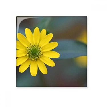Imagem de Azulejo de cerâmica de crisântemo verde flores amarelas decalque brilhante pedra adornada tijolo vitrificado
