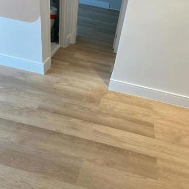 Imagem de Piso Vinílico Tarkett Injoy 2mm - Gérbera Cx 5,13m² - Gérbera Único, G