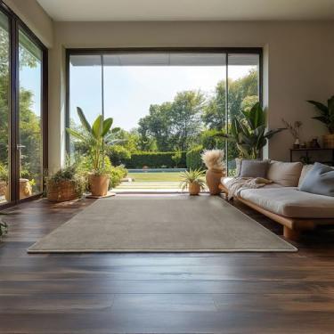 Imagem de Tapetes São Carlos – Tapete Tufting Ecletik Platina | Liso em Polipropileno com Toque Suave e Proteção UV | Antialérgico, Lavável e Acolhedor p/Sala