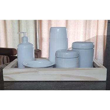 Imagem de Kit higiene bebê 6 peças - Bandeja, Garrafa térmica, potes, porta álcool e molhadeira - Peças porcelana bandeja pinus