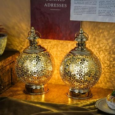 Imagem de TRIROCKS Conjunto de 2 castiçais elétricos dourados com temporizador, lanternas vintage decorativas de metal para decoração interna/externa, presente perfeito para EID Mubarak