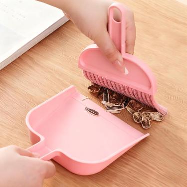 Imagem de Conjunto de frigideira e escova pequena, conjunto de mini vassoura e pá de lixo, conjunto de vassoura manual pequena e escova com dentes para limpeza doméstica, gavetas, sofás, cuidados com animais de