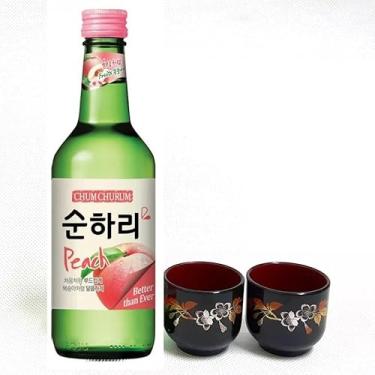 Imagem de 01 Bebida Alcoólica Soju Coreano com Sabor (Morango, Pêssego, Uva, Toranja, Yogurt, Ameixa, Blueberry) + 02 Copo Guinomi (Copo Flor de Sakura, Pêssego)