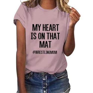 Imagem de Camiseta feminina My Heart is on That mat wrestlingmom 2024 verão casual macia com frase blusa leve, Rosa choque, XXG