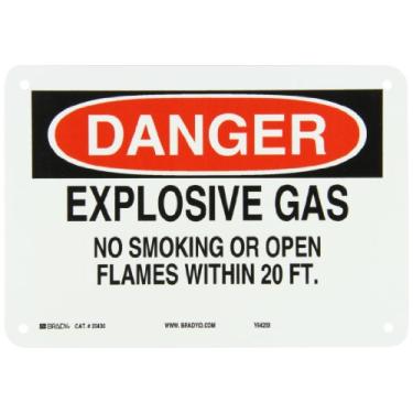 Imagem de Brady 25430 Placa de plástico químico e materiais perigosos, 17,8 cm x 25,4 cm, legenda "gás explosivo não fumar ou chamas abertas dentro de 20 pés"