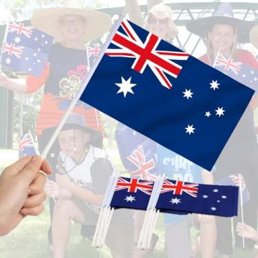 Imagem de Mini bandeira da Austrália, pacote com 12 - Bandeiras australianas pequenas em miniatura de mão - Resistente ao desbotamento e cores vivas - 12 x 20 cm com mastro sólido e topo de lança