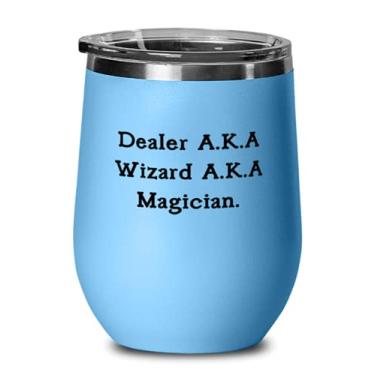 Imagem de Concessionária sarcástica, revendedor conhecido como um feiticeiro, mais conhecido como um mágico, taça de vinho de aniversário para revendedor