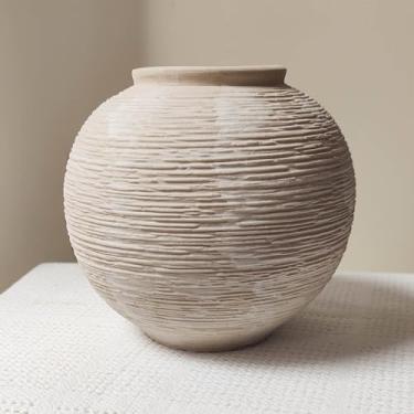 Imagem de Vaso rústico para casa de fazenda – Vaso decorativo Boho de cerâmica de 15 cm para decoração, tigela redonda de terracota caiada de argila branca para sala de estar, mesa, prateleira, centros de mesa