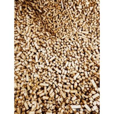 Imagem de 2KG Granulado Madeira Super Premium Granel - Areia Madeira para Gato -