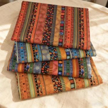 Imagem de Conjunto de 4 peças de tecido listrado de algodão e linho estilo étnico – Tecido de algodão com padrão étnico, estampa de folha dourada, vibrante e colorida, ideal para acolchoamento, artesanato e