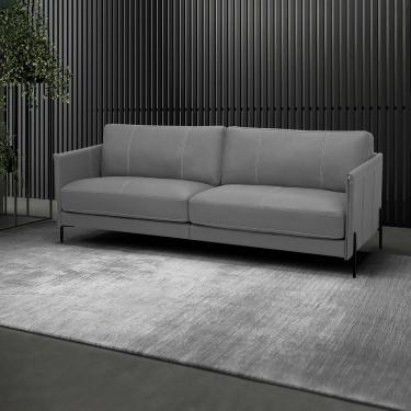 Imagem de Sofá Decorativo Karine 4 Lugares Sala de estar 270cm Pés em Aço Couro Grafite G88 - Gran Belo