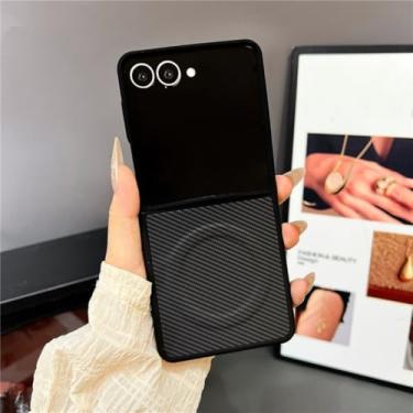 Imagem de Capa para Galaxy Z Flip5 com padrão de fibra de carbono e capa magnética de silicone (para Galaxy Z Flip5/preto)