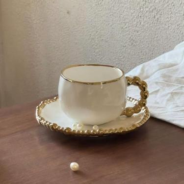 Imagem de Conjunto de canecas fofas para mulheres, conjuntos de pires de xícara com alça de pérola dourada para casamento, Natal, tarde, chá, cafeteria