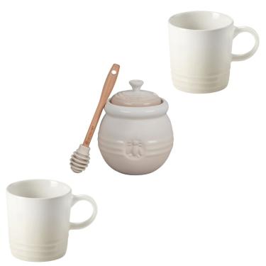 Imagem de KIT LE CREUSET 2 CANECAS 350ML E POTE DE MEL EM CERÂMICA MERINGUE