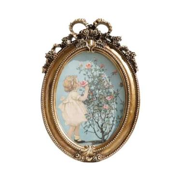 Imagem de Porta-Retrato Oval Dourado Vintage: Decoração Elegante Para Mesa De Qu
