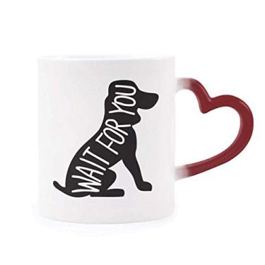 Imagem de Caneca de grés com contorno de animal de cachorro preto sensível ao calor natural muda de cor vermelha