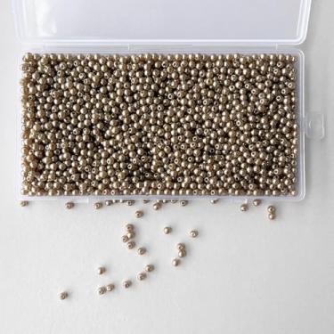 Imagem de Laopottbeads 2000 peças de contas de pérola marrom claro de 4 mm para fabricação de joias, kit DIY de pérolas redondas para pulseiras, brincos, colares e tornozeleiras